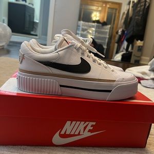 Brand new Nike Court Legacy Lift Platform Sneakers